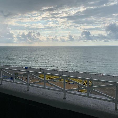 Tg Apartment Sea View バトゥーミ エクステリア 写真