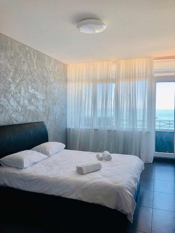 Tg Apartment Sea View バトゥーミ エクステリア 写真